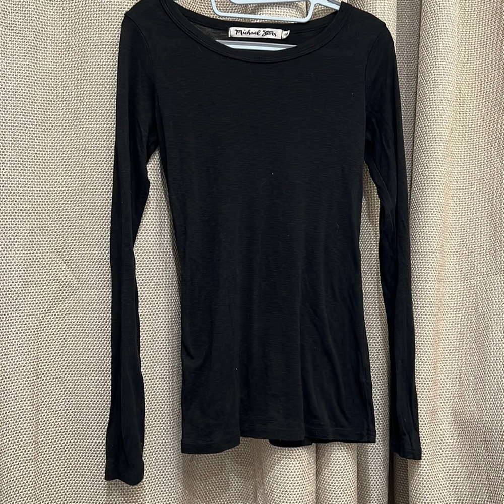 Michael Stars, long sleeve, relaxed crew neck t-shirt.